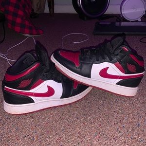 Jordan 1 mid, in Black + White + Maroon color way in size 5.5Y